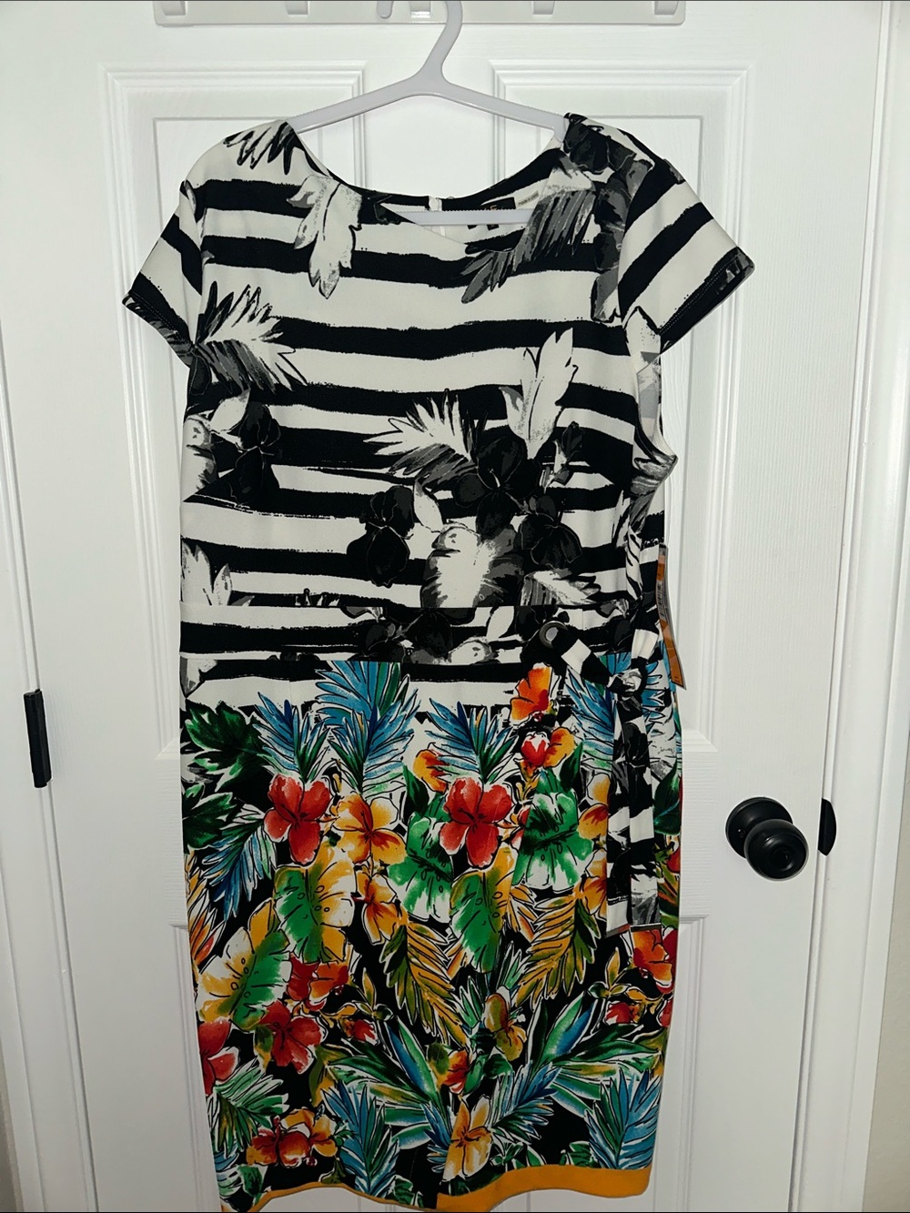 ILE Tropical Floral Stripe Shift Dress in Black, White & Multicolor NWT